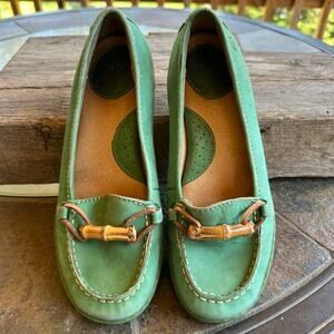 Born Green Leather Loafers 6/36.5 Bamboo Bead Embellished Comfort Shoe Preppy